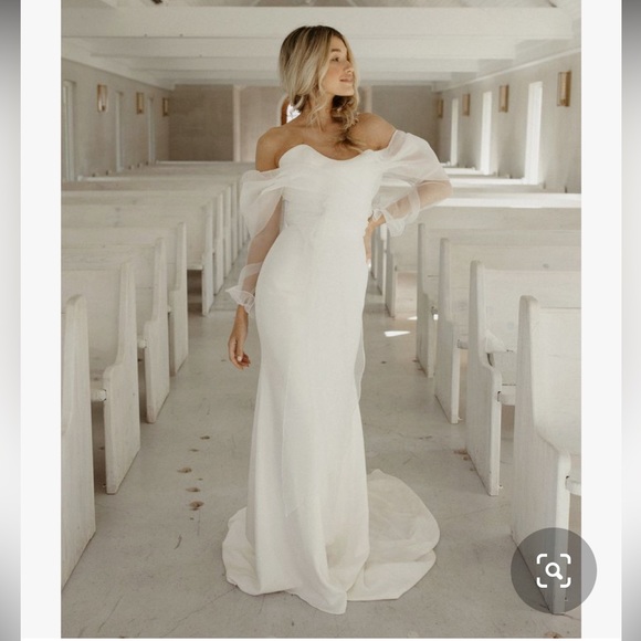 ROSE by The Label Organza Wrap Wedding Topper - Picture 3 of 16